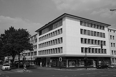 Modernisiertes Büro- und Geschäftshaus an der Huyssenallee in Essen